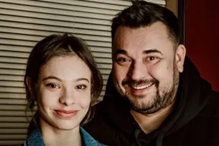 «17 лет абсолютного счастья! Ты идеальна!»: Сергей Жуков показал снимки дочери по важному поводу