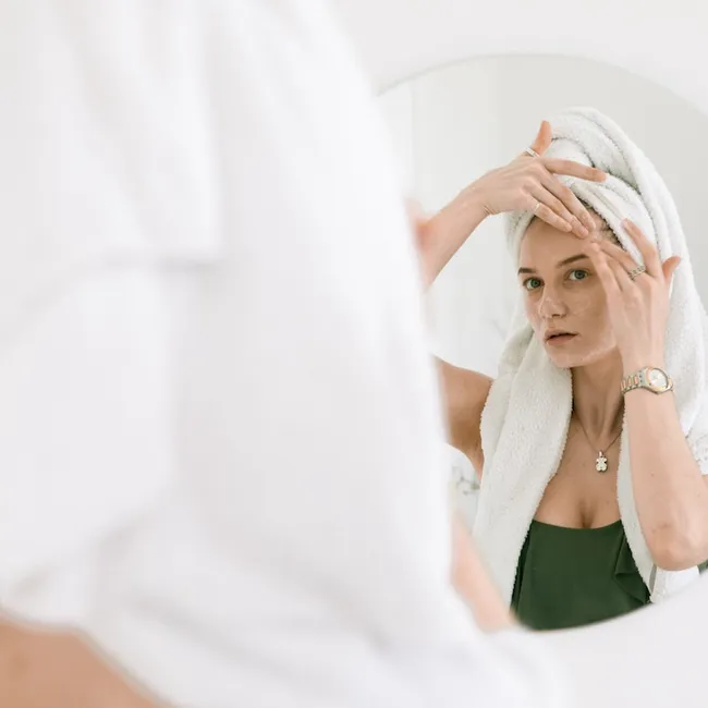 Как быстро снять отек лица: 8 работающих способов