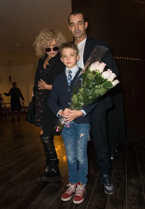 Дмитрий Певцов с женой и сыном Елисеем