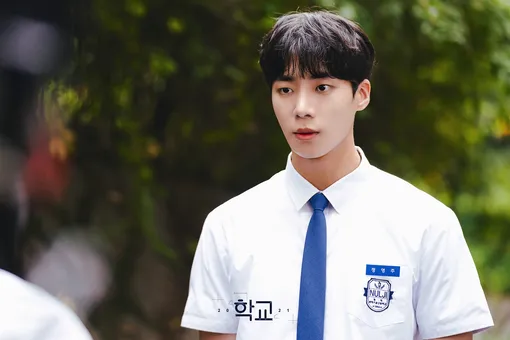 Чу Ён У в дораме «Школа 2021» Чу Ён У в дораме «Школа 2021»