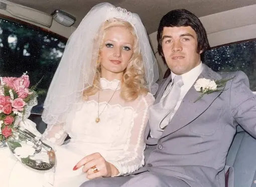 Бонни Тайлер 14 июля 1973 года вышла замуж за Роберта Салливана Бонни Тайлер 14 июля 1973 года вышла замуж за Роберта Салливана