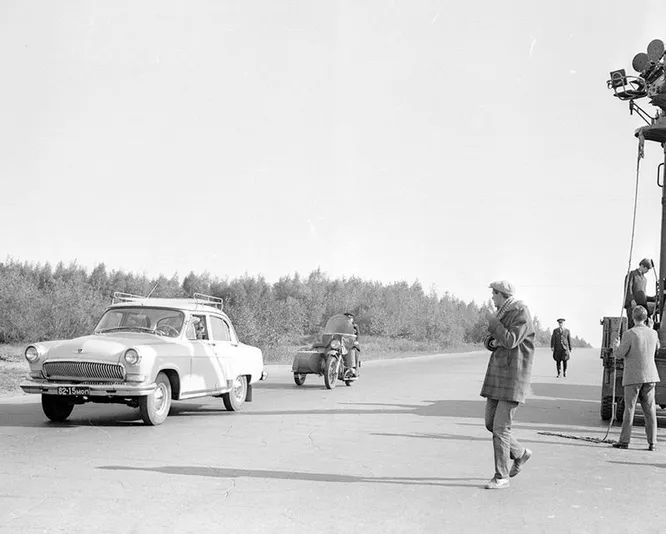 «Бабу-Ягу со стороны брать не будем — воспитаем в своём коллективе». «Бабу-Ягу со стороны брать не будем — воспитаем в своём коллективе».