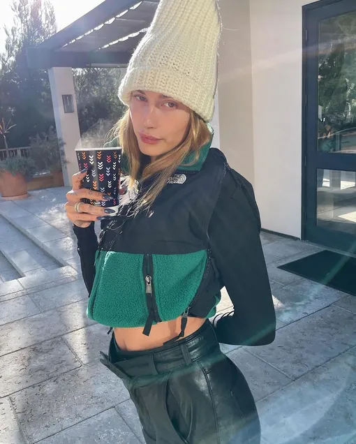 Хейли показала пресс на фоне слухов о беременности Хейли показала пресс на фоне слухов о беременности