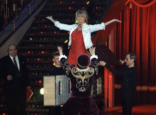 Алена Апина по-прежнему пользуется любовью слушателей Алена Апина по-прежнему пользуется любовью слушателей