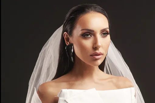 «Кому же такая хозяюшка достанется?»: Алсу потроллила бывшего мужа в присутствии Евы Власовой «Кому же такая хозяюшка достанется?»: Алсу потроллила бывшего мужа в присутствии Евы Власовой