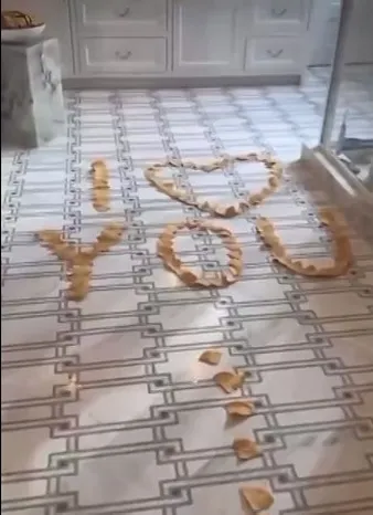 Нажми и смотри