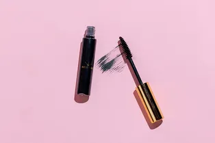 От угольной пыли и вазелина до современных формул: история туши для ресниц