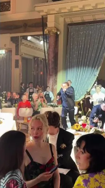 Нажми и смотри