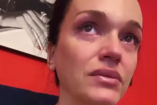 «Люди делают отвратительные вещи»: певица Слава обвинила близких в предательстве «Люди делают отвратительные вещи»: певица Слава обвинила близких в предательстве