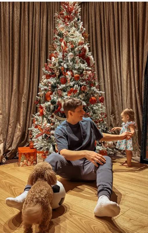 Анна Петрушина показала кадры с возлюбленным и дочерью Анна Петрушина показала кадры с возлюбленным и дочерью