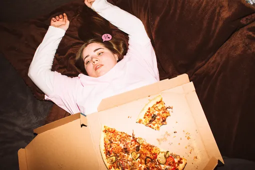 Нейростили питания: почему тебя тянет на определенную еду, когда ты устала или в стрессе Нейростили питания: почему тебя тянет на определенную еду, когда ты устала или в стрессе