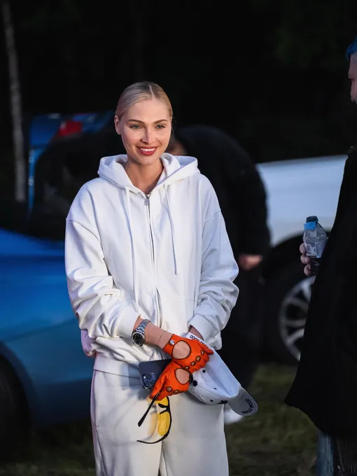 Алена Шишкова на съемках шоу «Небесные разговоры» Алена Шишкова на съемках шоу «Небесные разговоры»