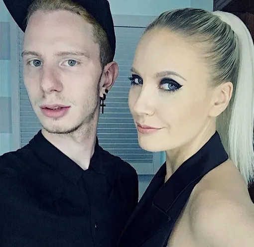 Елена со стилистом