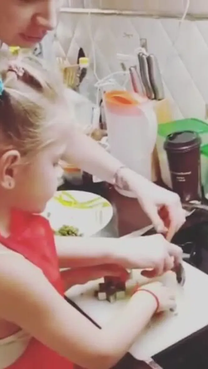 Нажми и смотри