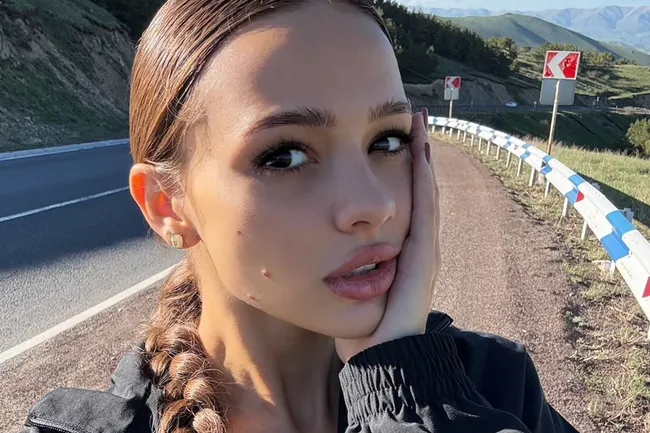 «Если захотят навредить — обязательно найдут причину»: Валя Карнавал отреагировала на критику из-за опасных корсетов