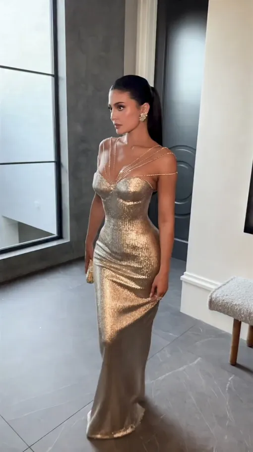 Ирина Безрукова назвала Кайли Дженнер «золотой статуэткой»