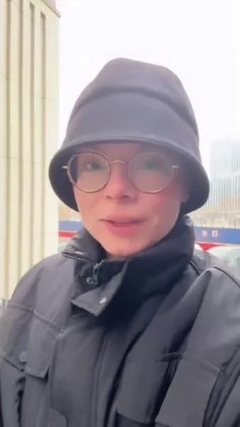 Нажми и смотри