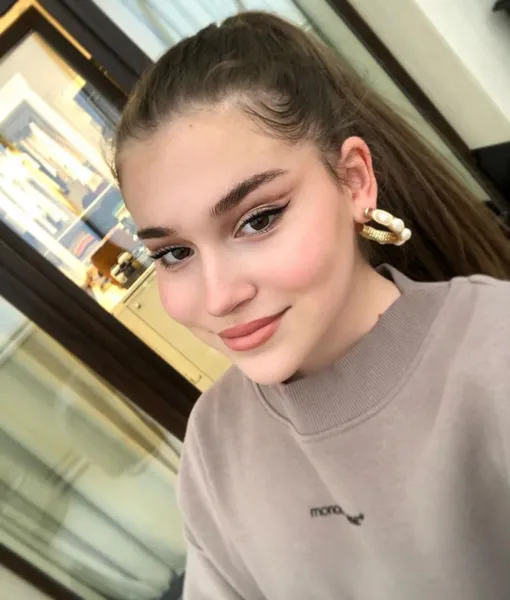 Микелла Абрамова Микелла Абрамова