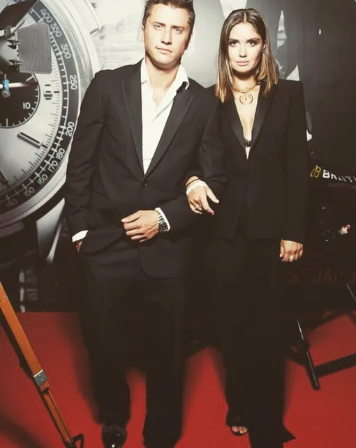 Павел Прилучный и его первая жена Агата Муцениеце, с которой он познакомился на съемках сериала «Закрытая школа» Павел Прилучный биография