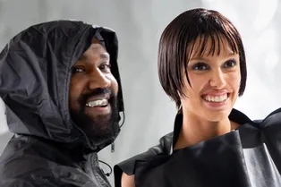 Бьянка Цензори показала, как страстно поцеловала Канье Уэста на публике