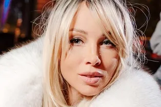 «Я впервые за 18 лет надела это платье»: Полина Диброва заявила, что похудела после развода с телеведущим «Я впервые за 18 лет надела это платье»: Полина Диброва заявила, что похудела после развода с телеведущим