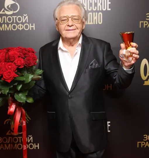 Юрий Антонов заступился за покойного отца Филиппа Киркорова Юрий Антонов заступился за покойного отца Филиппа Киркорова