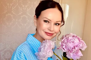 «Я надела юбочку»: Ирина Безрукова показала ногу после перелома «Я надела юбочку»: Ирина Безрукова показала ногу после перелома