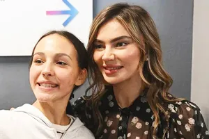 Алина Кабаева в прозрачном платье с цветочным принтом появилась на Спартакиаде-2026 в Екатеринбурге Алина Кабаева в прозрачном платье с цветочным принтом появилась на Спартакиаде-2026 в Екатеринбурге