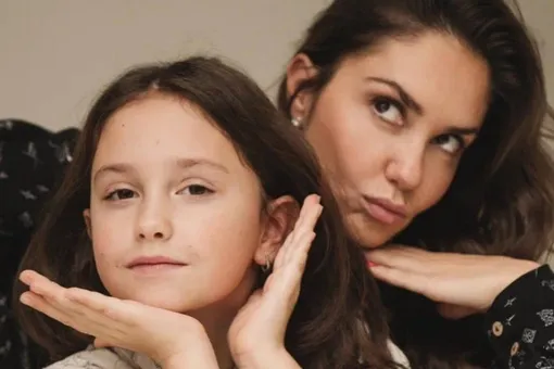 «Я ругаюсь с дочерью в торговых центрах»: беременная Агата Муцениеце пожаловалась на Мию