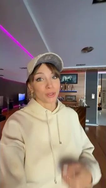 Нажми и смотри