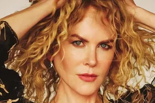 Восхитительная рыжая бестия: Николь Кидман вернула себе легендарные кудряшки