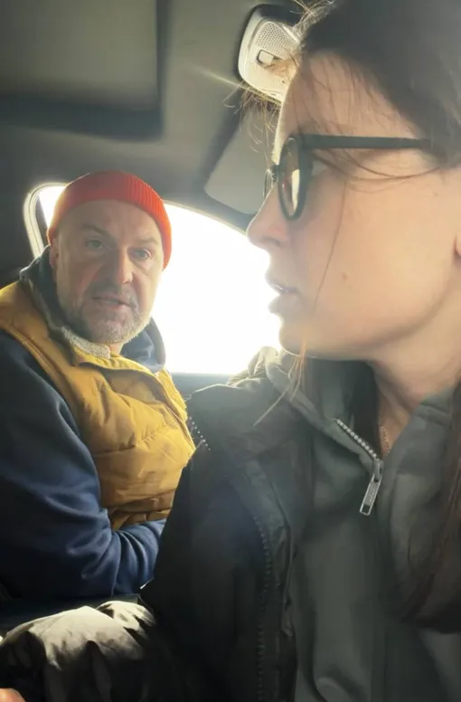 Сын и невестка Татьяны Васильевой приехали на место ДТП