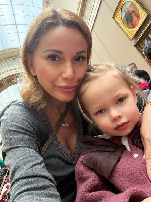 Ольга Орлова решила не бороться с кризисом трехлетней дочери