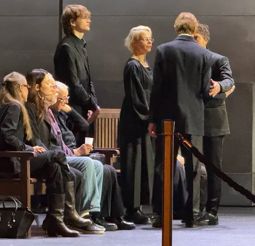 Вдова и дети Владимира Симонова