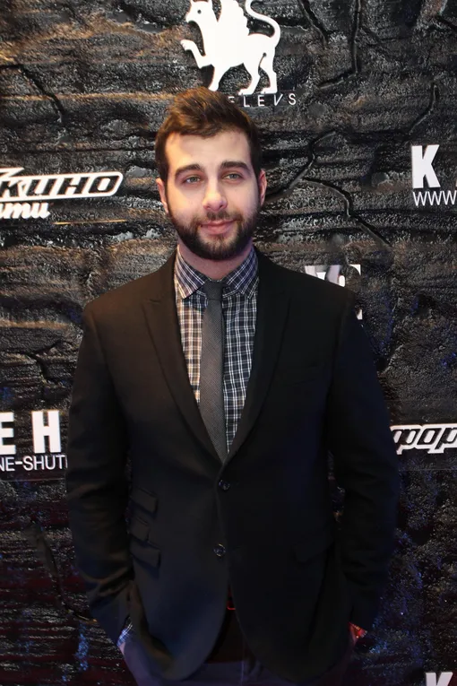 Самолет с Иваном Ургантом на борту совершил экстренную посадку