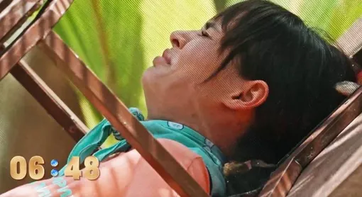 Ирина Пинчук плакала. когда по ней ползали змеи