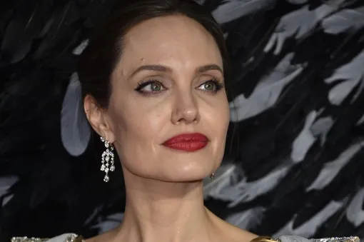 Анджелина Джоли призвала спасти детей от абьюза Анджелина Джоли призвала спасти детей от абьюза