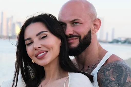 «Денис остался в доме, я переехала»: Оксана Самойлова раскрыла подробности развода с Джиганом «Денис остался в доме, я переехала»: Оксана Самойлова раскрыла подробности развода с Джиганом