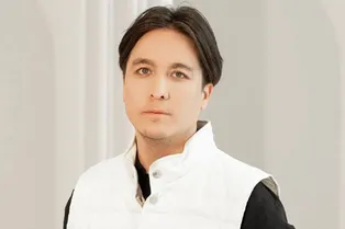 Хайдарова взяли в клинику Рыбакина, который исправлял за ним последствия неудачной пластики груди и ягодиц Успенской Хайдарова взяли в клинику Рыбакина, который исправлял за ним последствия неудачной пластики груди и ягодиц Успенской