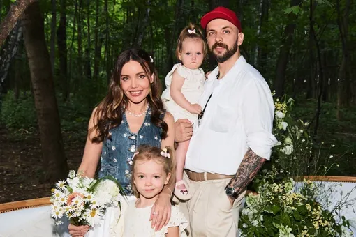 Ассоль и ST собрали звёздных друзей на семейный пикник ко Дню семьи, любви и верности Ассоль и ST собрали звёздных друзей на семейный пикник ко Дню семьи, любви и верности