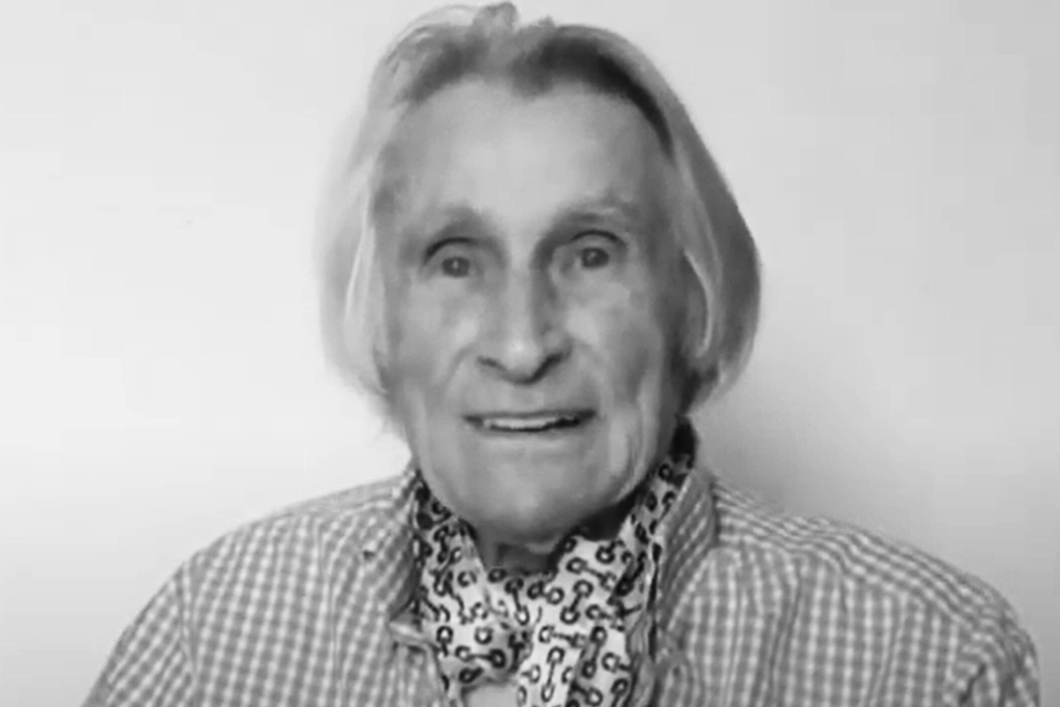 Умер после операции в Германии 102-летний советский писатель, поэт и сценарист Виталий Раздольский
