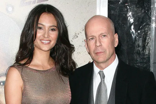 Жена больного деменцией Брюса Уиллиса рассказала о том, как часто навещает его после переселения в отдельный дом Жена больного деменцией Брюса Уиллиса рассказала о том, как часто навещает его после переселения в отдельный дом