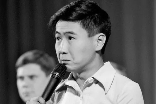 Остались жена и двое детей: умер 29-летний участник Премьер-лиги КВН Роман Винокуров Остались жена и двое детей: умер 29-летний участник Премьер-лиги КВН Роман Винокуров