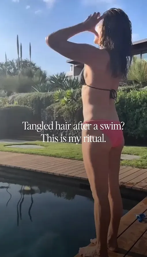 Дженнифер Энистон в бикини