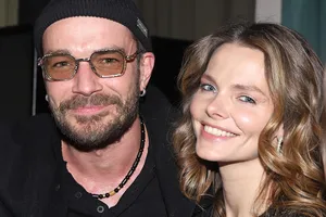 «Я радовалась вместе с мамой мужа»: Елизавета Боярская показала видео с награждения Максима Матвеева премией «Фигаро»