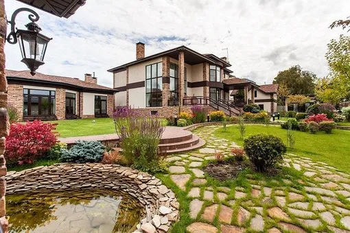 Роскошный особняк Дмитрия Тарасова