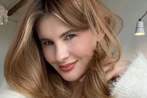 «Я очень довольна своим телом»: Анна Цуканова-Котт после свадьбы с продюсером снялась с голой грудью «Я очень довольна своим телом»: Анна Цуканова-Котт после свадьбы с продюсером снялась с голой грудью