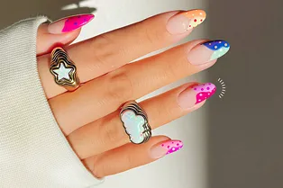 Краски удовольствия: 10 ярких и стильных идей маникюра, который поднимет тебе настроение в мае-2026