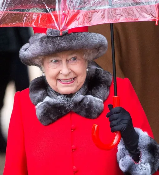 Елизавета II отказалась от вековой королевской традиции Елизавета II отказалась от вековой королевской традиции