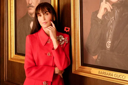 Челка-шторка, как у Деми Мур: изучаем самый стильный бьюти-камбэк осени Челка-шторка, как у Деми Мур: изучаем самый стильный бьюти-камбэк осени